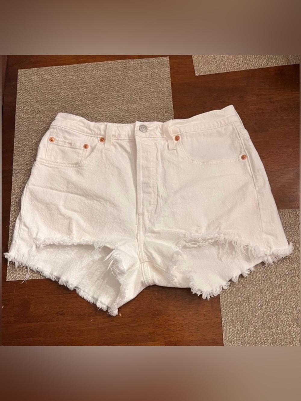Levi’s
White‎ Frayed Denim Shorts